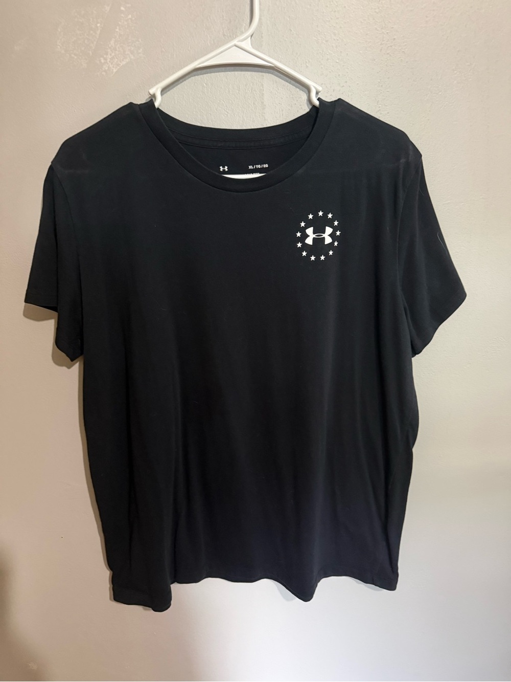 Under Armour Women’s Black Crew Neck Short Sleeve Tee with Star Logo